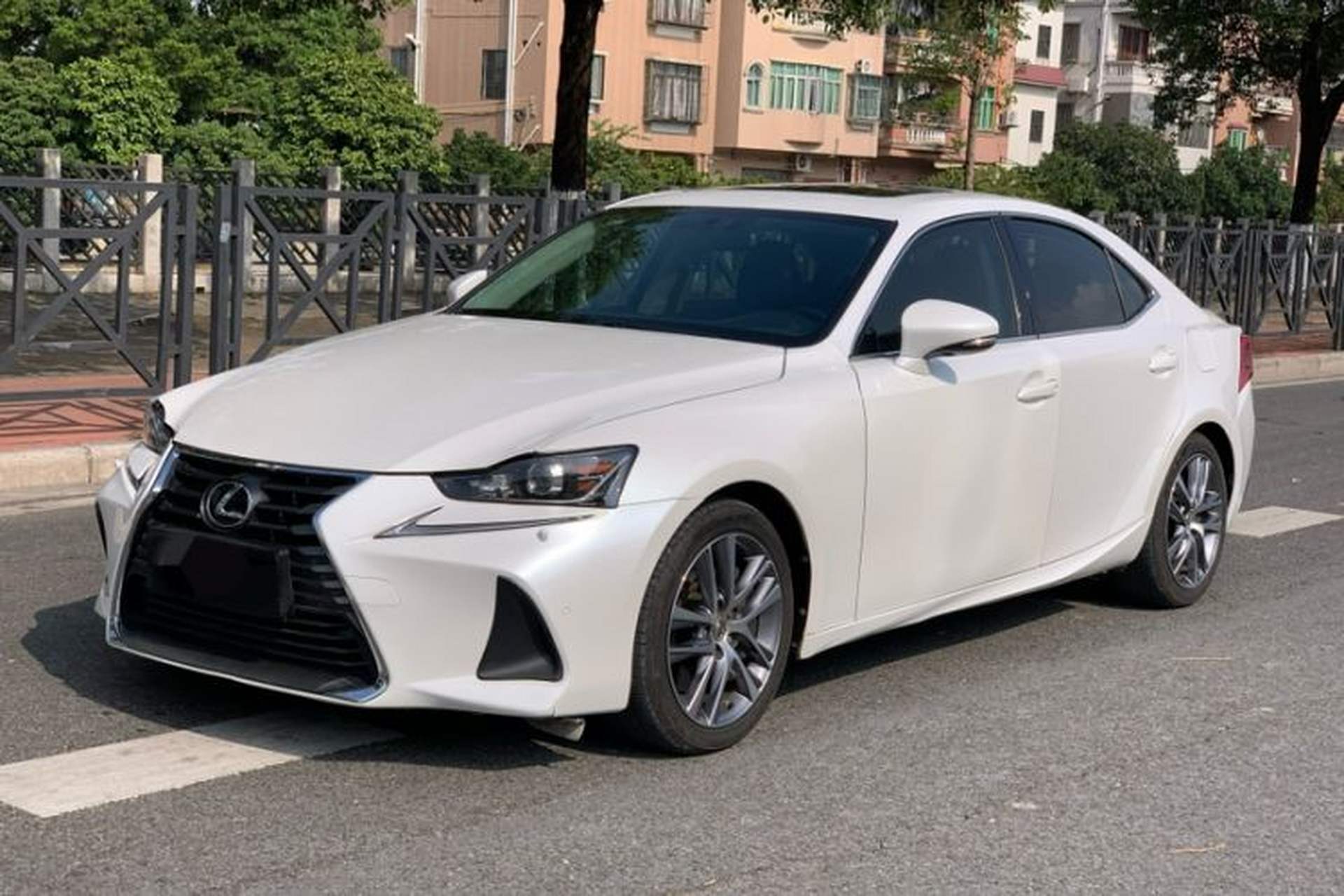 Used Lexus IS 2017 300 FENGSHANG Edition Front Left 45 Deg
