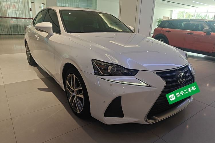 Used Lexus IS 2017 300 FENGSHANG Edition Front Right 45 Deg