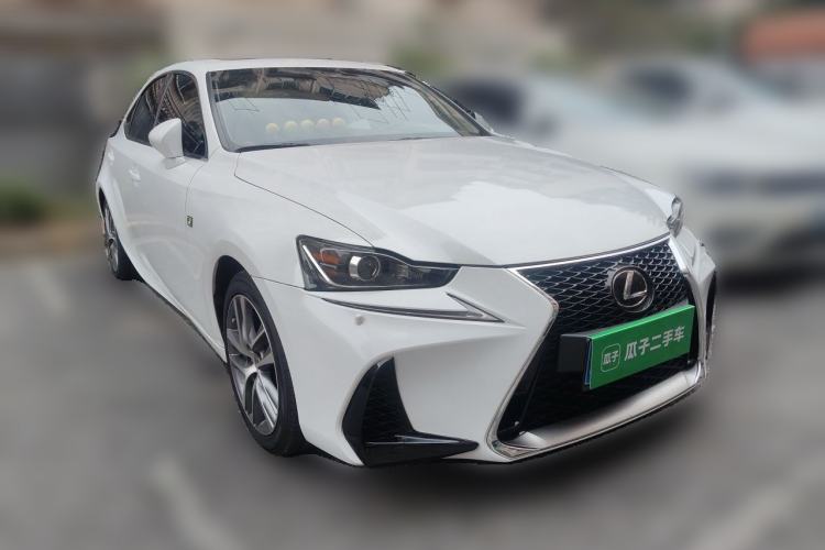 Used Lexus IS 2017 300 FENGSHANG Edition Front Right 45 Deg