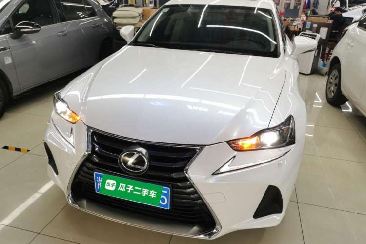 Used Lexus IS 2017 300 Leading Edition Front