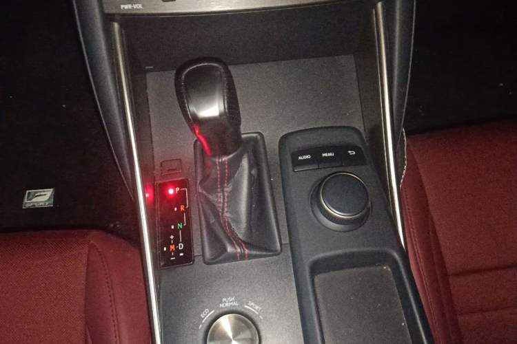 Used Lexus IS 2017 300 F SPORT Edition Gear Lever