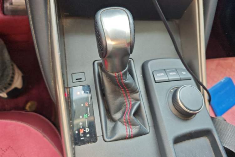 Used Lexus IS 2017 300 F SPORT Edition Gear Lever
