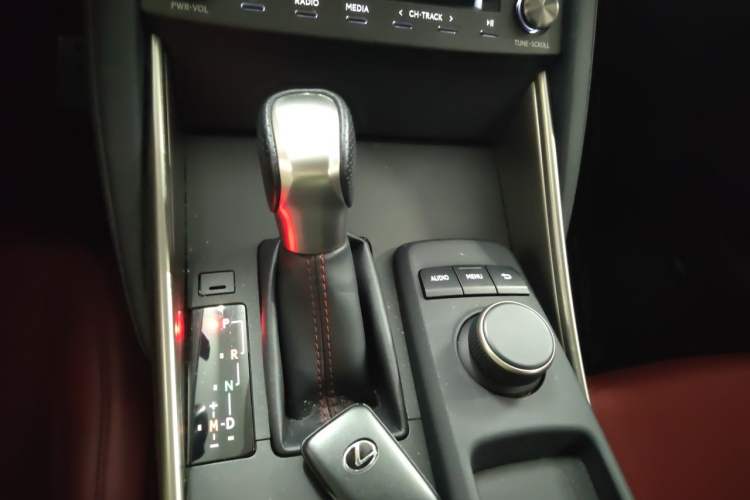 Used Lexus IS 2017 300 F SPORT Edition Gear Lever