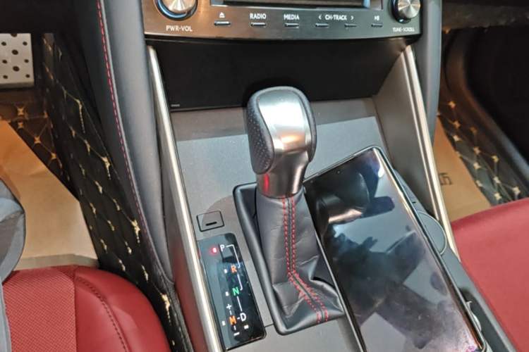 Used Lexus IS 2017 300 F SPORT Edition Gear Lever