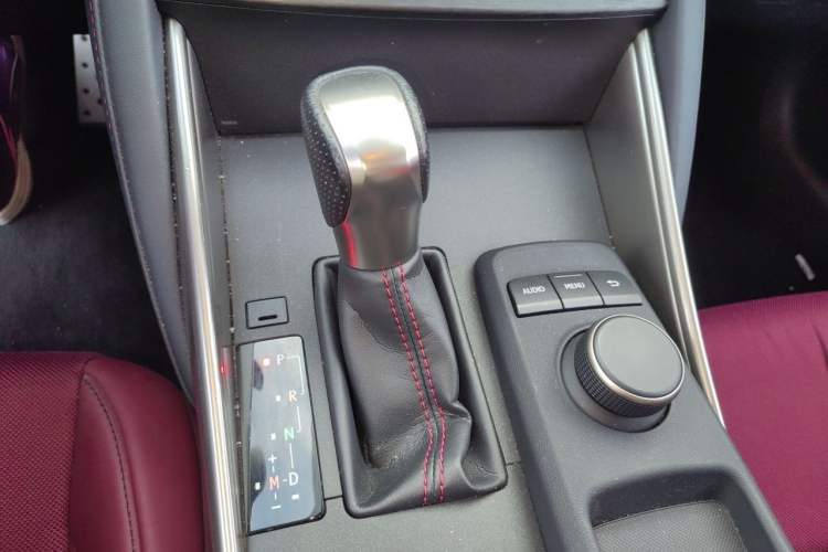 Used Lexus IS 2017 300 F SPORT Edition Gear Lever