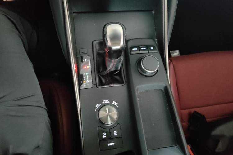 Used Lexus IS 2017 300 F SPORT Edition Gear Lever