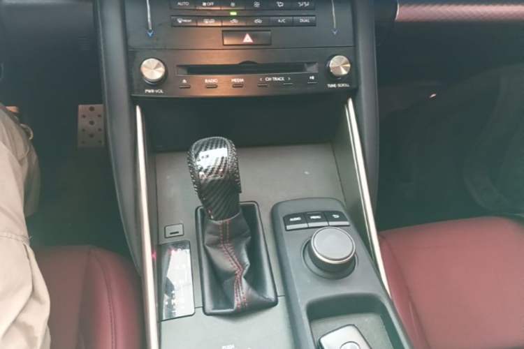 Used Lexus IS 2017 300 F SPORT Edition Gear Lever