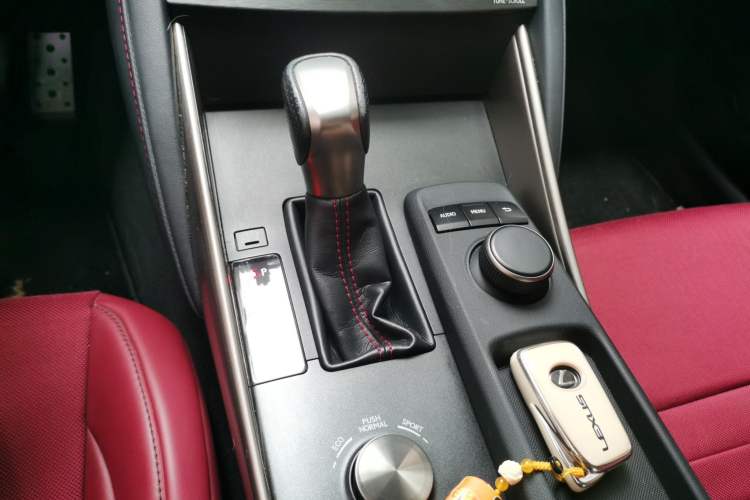 Used Lexus IS 2017 300 F SPORT Edition Gear Lever