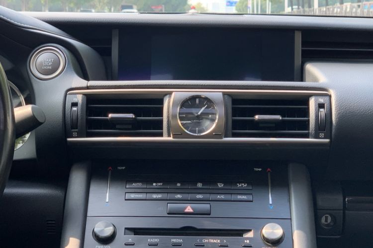 Used Lexus IS 2017 300 FENGSHANG Edition Interior 11