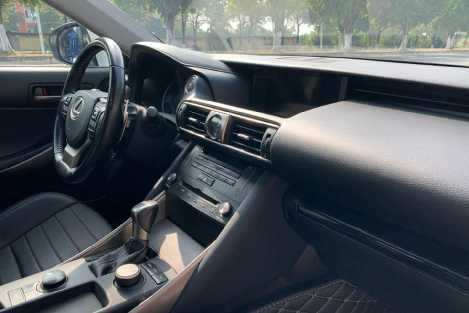 Used Lexus IS 2017 300 FENGSHANG Edition Interior 15