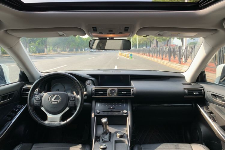 Used Lexus IS 2017 300 FENGSHANG Edition Interior 2