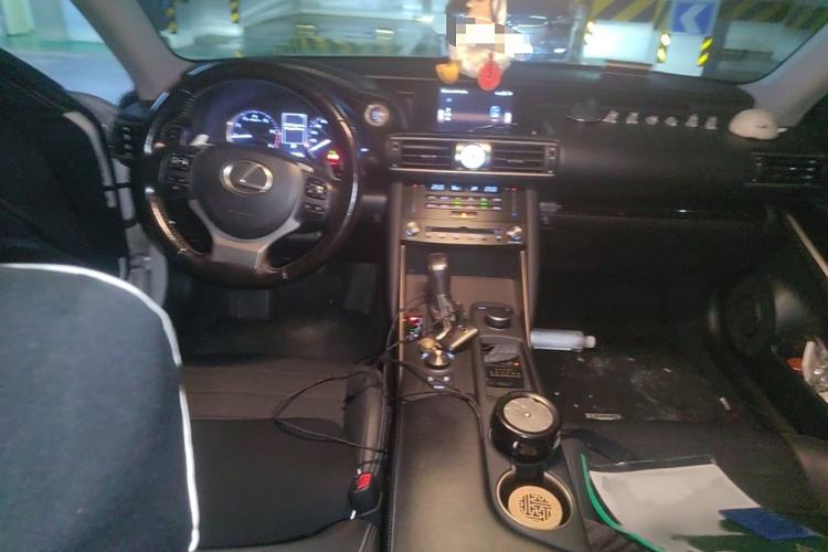 Used Lexus IS 2017 300 Leading Edition Interior 2