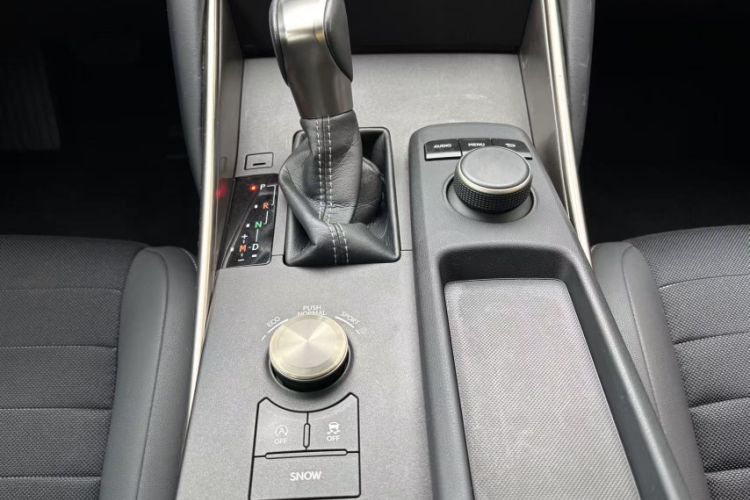 Used Lexus IS 2017 300 Leading Edition Interior 5