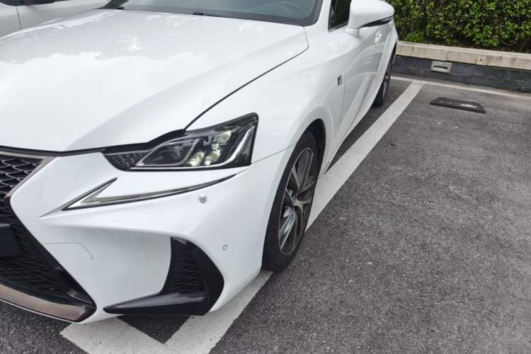 Used Lexus IS 2017 300 F SPORT Edition Left Front Headlight