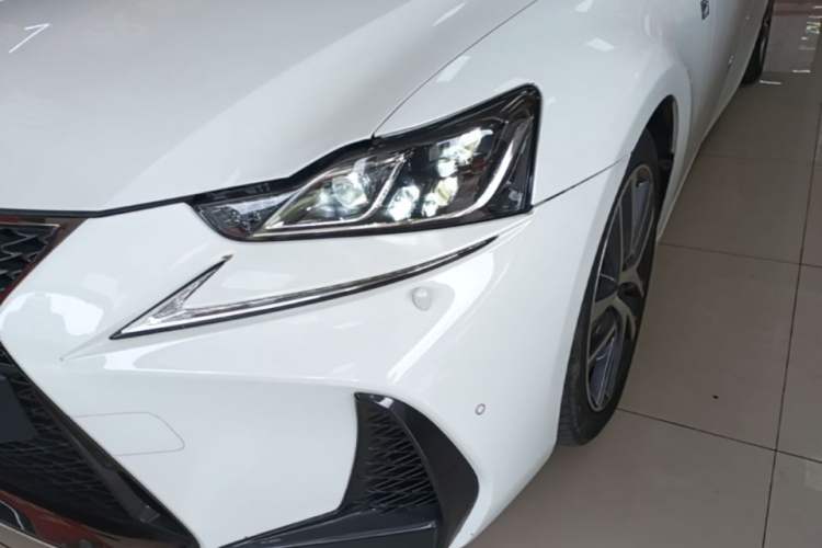 Used Lexus IS 2017 300 F SPORT Edition Left Front Headlight