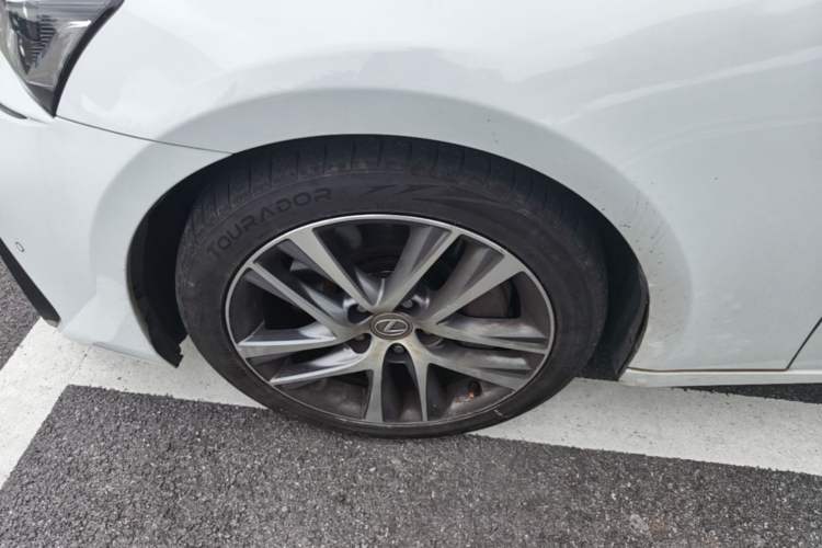 Used Lexus IS 2017 300 F SPORT Edition Left Front Wheel Hub