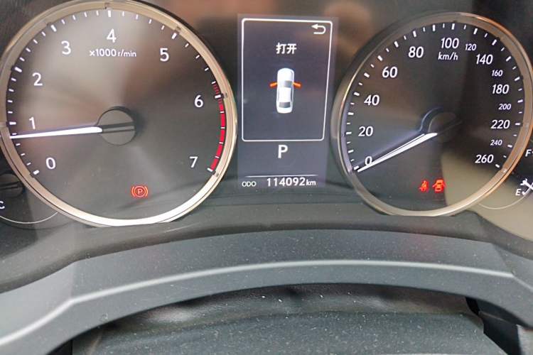 Used Lexus IS 2017 300 FENGSHANG Edition Odometer Close Up