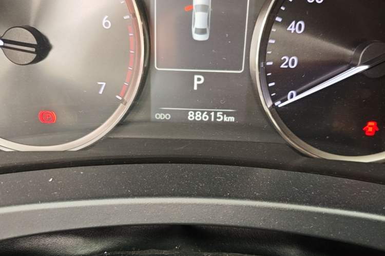Used Lexus IS 2017 300 FENGSHANG Edition Odometer Close Up