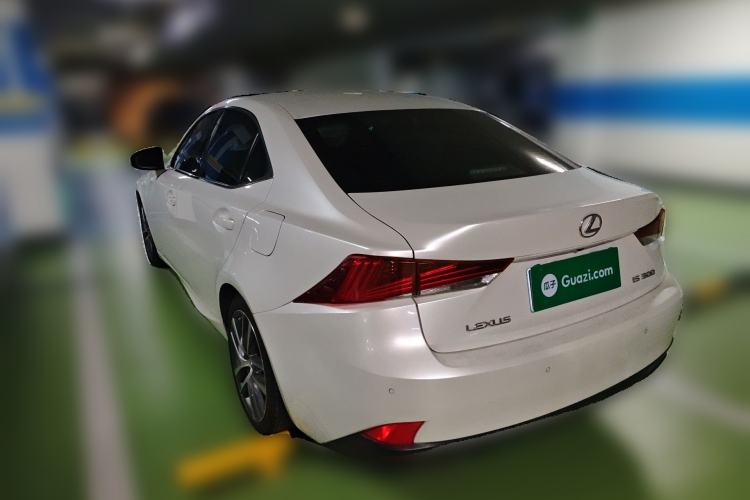 Used Lexus IS 2017 300 Leading Edition Rear Left 45 Deg