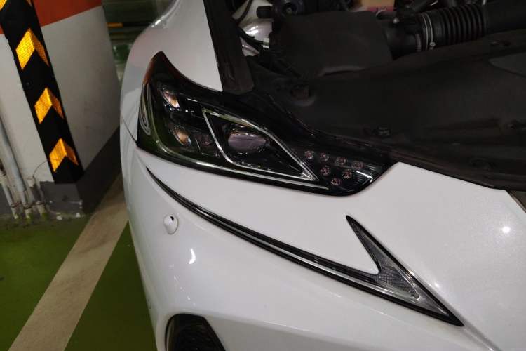 Used Lexus IS 2017 300 F SPORT Edition Right Front Headlight