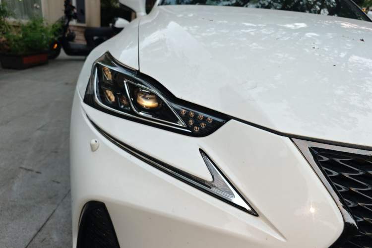 Used Lexus IS 2017 300 F SPORT Edition Right Front Headlight