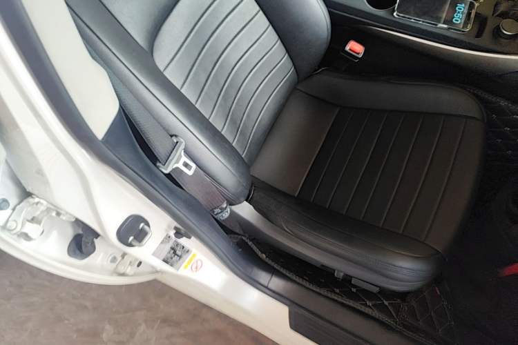 Used Lexus IS 2017 300 FENGSHANG Edition Right Front Seat