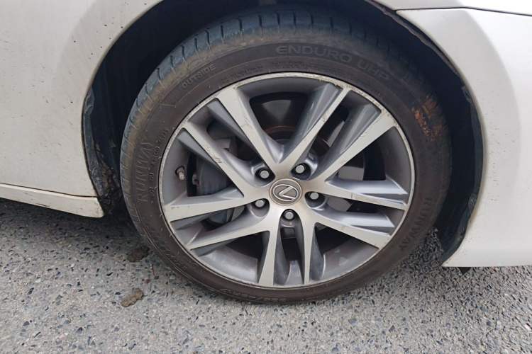 Used Lexus IS 2017 300 FENGSHANG Edition Right Front Wheel Hub