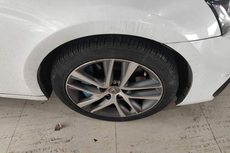 Used Lexus IS 2017 300 F SPORT Edition Right Front Wheel Hub