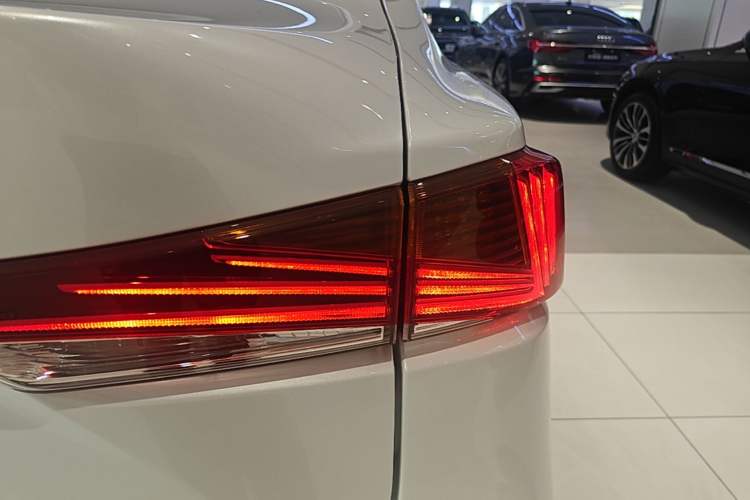 Used Lexus IS 2017 300 FENGSHANG Edition Right Rear Taillight