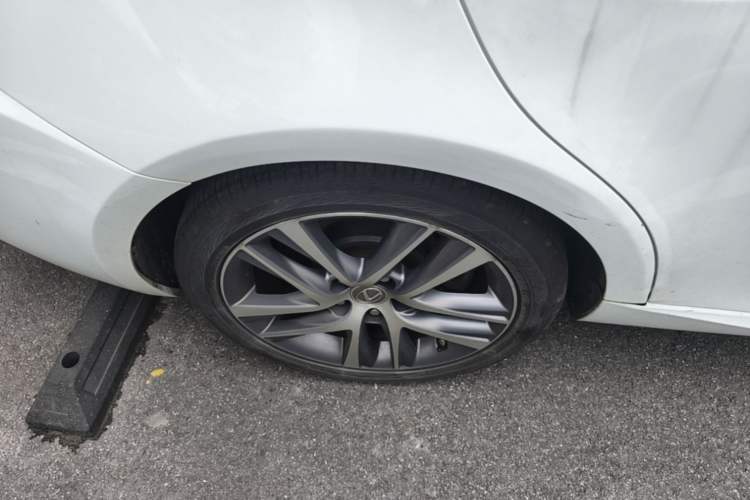Used Lexus IS 2017 300 F SPORT Edition Right Rear Wheel Hub