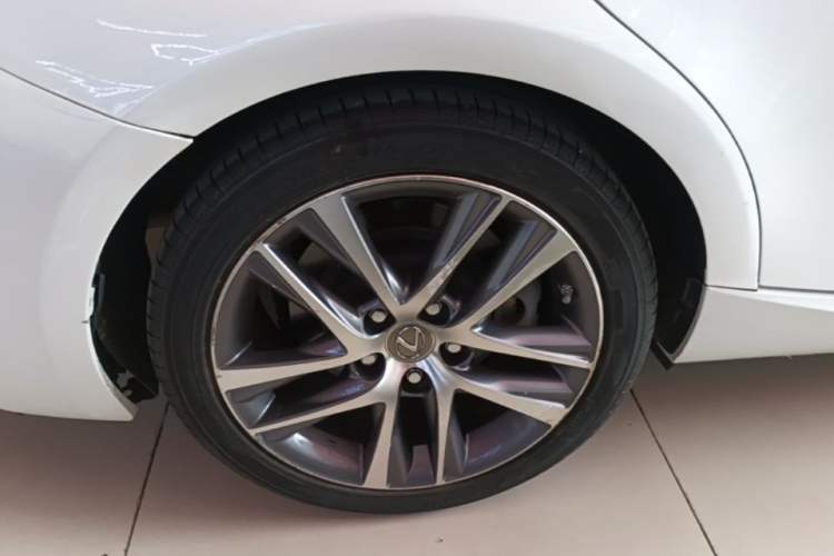 Used Lexus IS 2017 300 F SPORT Edition Right Rear Wheel Hub