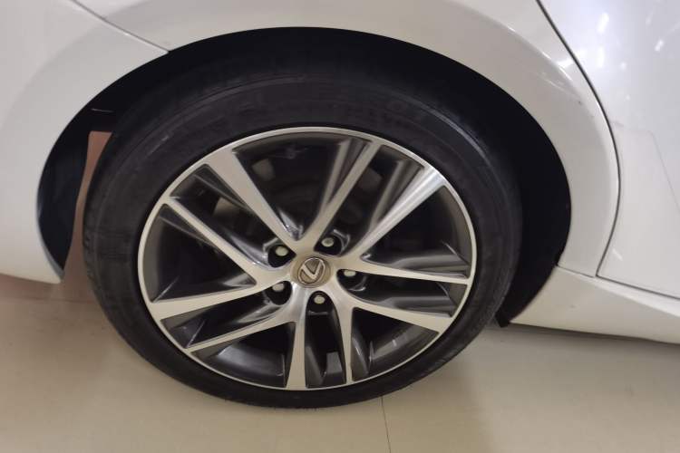 Used Lexus IS 2017 300 FENGSHANG Edition Right Rear Wheel Hub