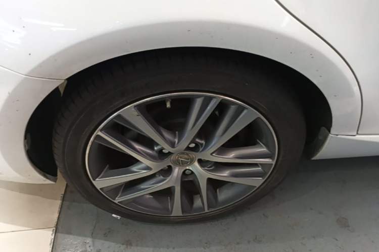 Used Lexus IS 2017 300 F SPORT Edition Right Rear Wheel Hub