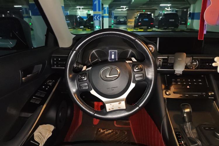 Used Lexus IS 2017 300 Leading Edition Steering Wheel
