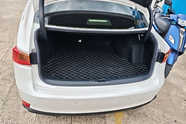 Used Lexus IS 2017 300 FENGSHANG Edition Trunk
