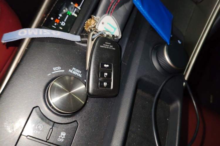 Used Lexus IS 2017 300 F SPORT Edition Vehicle Key