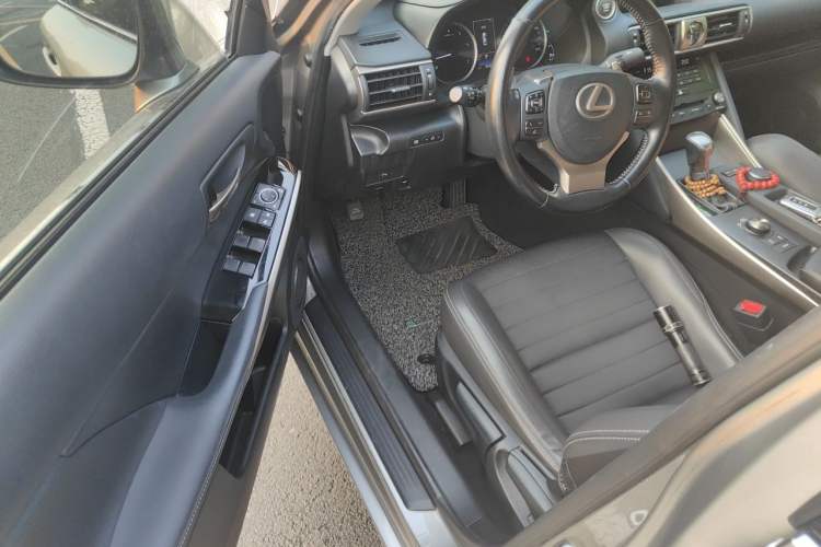 Used Lexus IS 2017 300 Leading Edition Driver Seat
