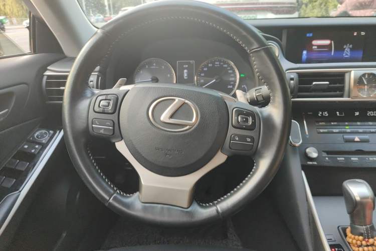 Used Lexus IS 2017 300 Leading Edition Steering Wheel