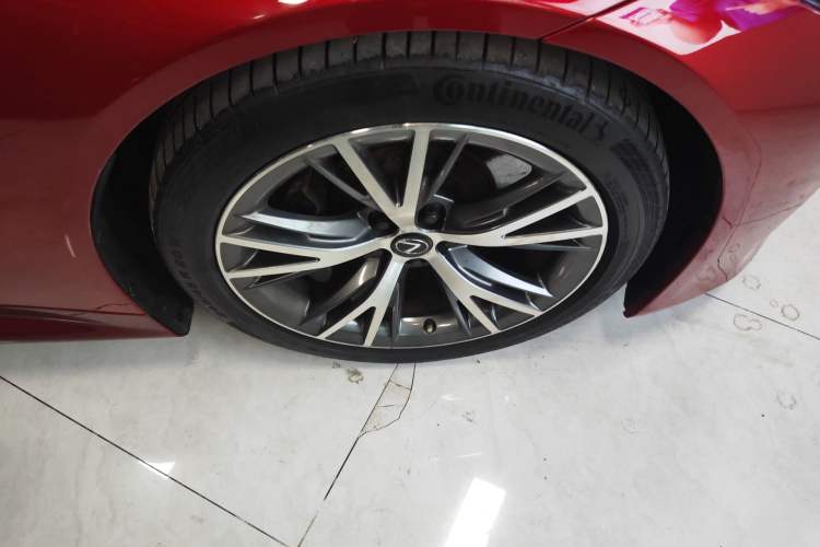 Used Lexus LC 2018 500h Right Front Wheel Hub