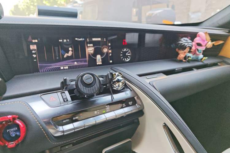 Used Lexus LC 2018 500h Sport Edition Audio And AC Panel