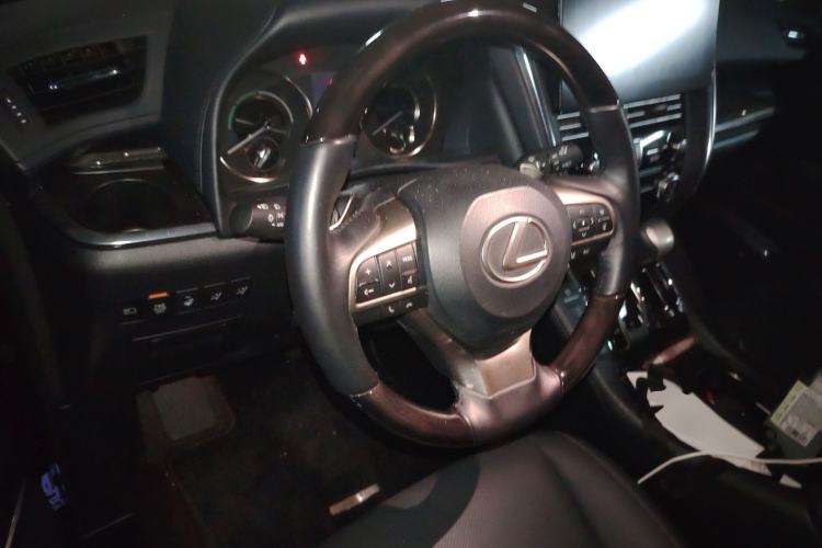Used Lexus LM 2020 300h Four-Seat Grand Edition Center Console