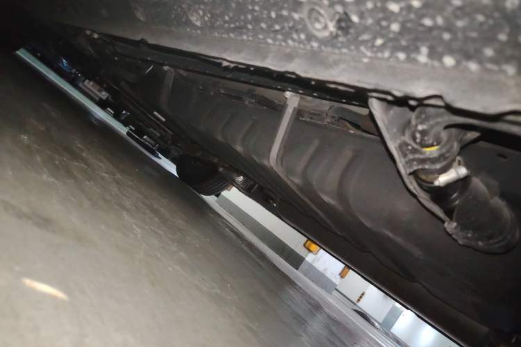 Used Lexus LM 2020 300h Four-Seat Grand Edition Chassis Rear Left