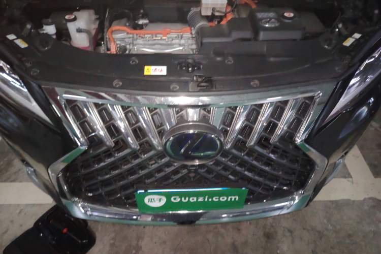 Used Lexus LM 2020 300h Four-Seat Grand Edition Engine Bay