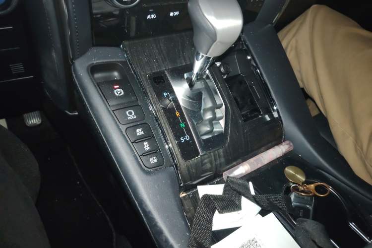 Used Lexus LM 2020 300h Four-Seat Grand Edition Gear Lever