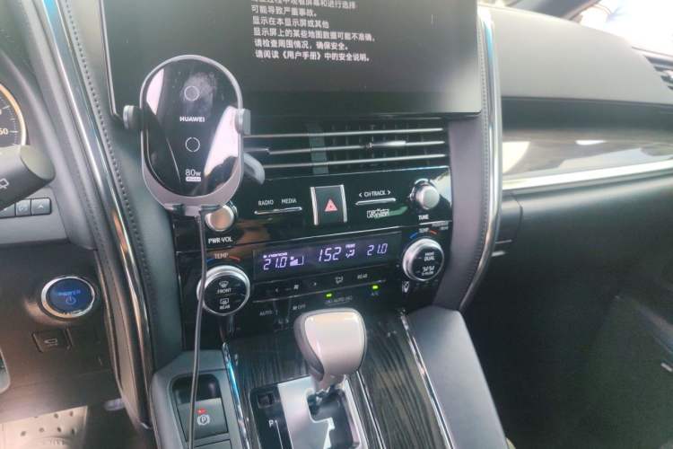 Used Lexus LM 2020 300h Seven-Seat Elegant Edition Audio And AC Panel