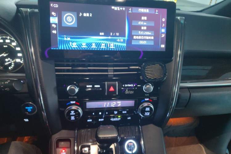 Used Lexus LM 2020 300h Seven-Seat Elegant Edition Audio And AC Panel