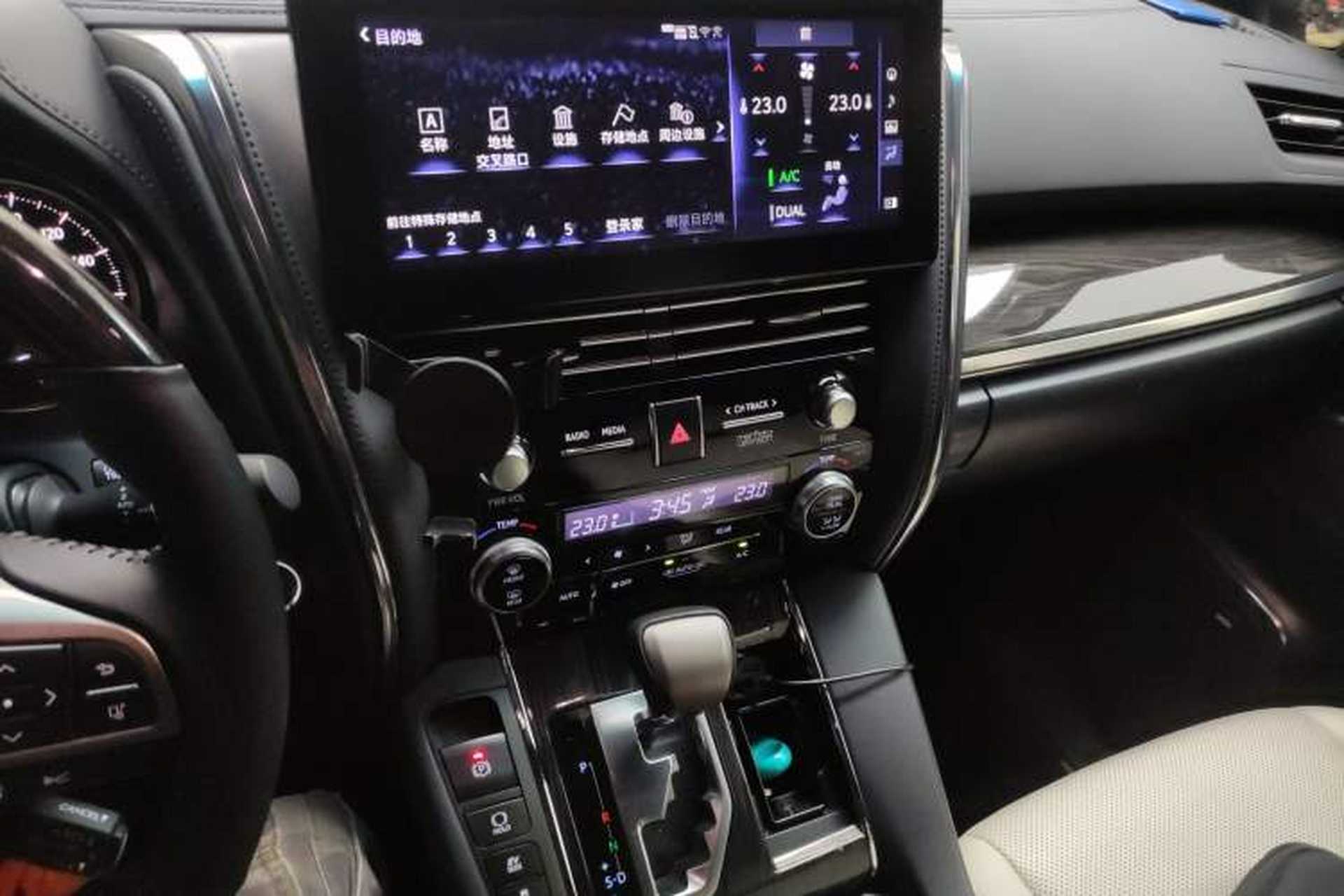 Used Lexus LM 2020 300h Four-Seat Grand Edition Audio And AC Panel