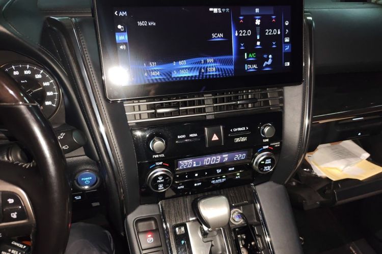 Used Lexus LM 2020 300h Four-Seat Grand Edition Audio And AC Panel