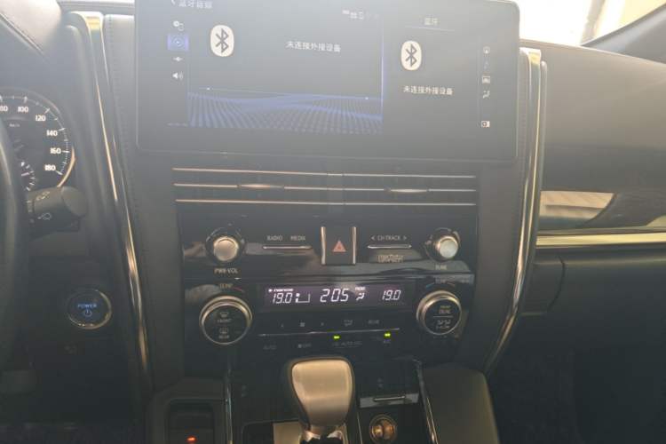 Used Lexus LM 2020 300h Seven-Seat Elegant Edition Audio And AC Panel
