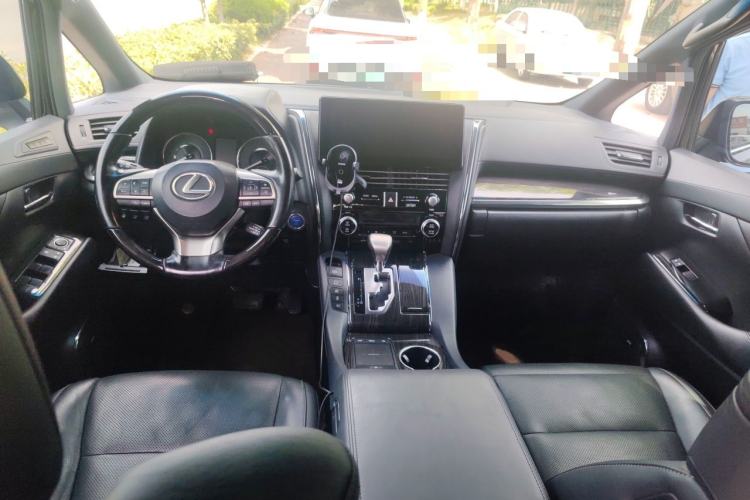 Used Lexus LM 2020 300h Seven-Seat Elegant Edition Center Console